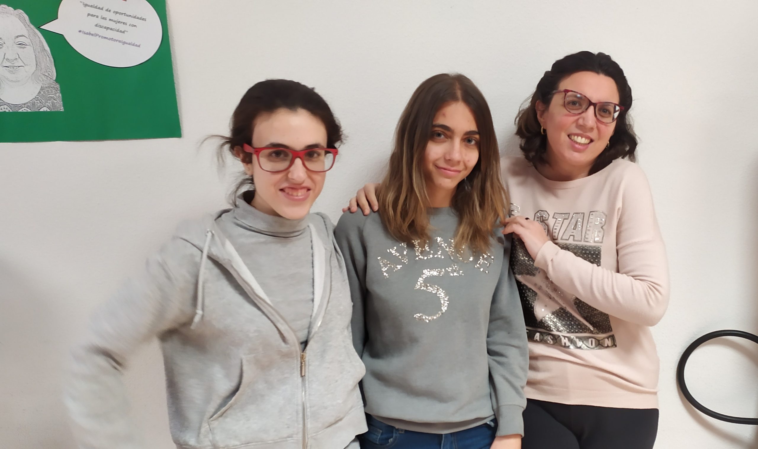 Ir a Marta, Jennifer y Laura dan la cara por la igualdad