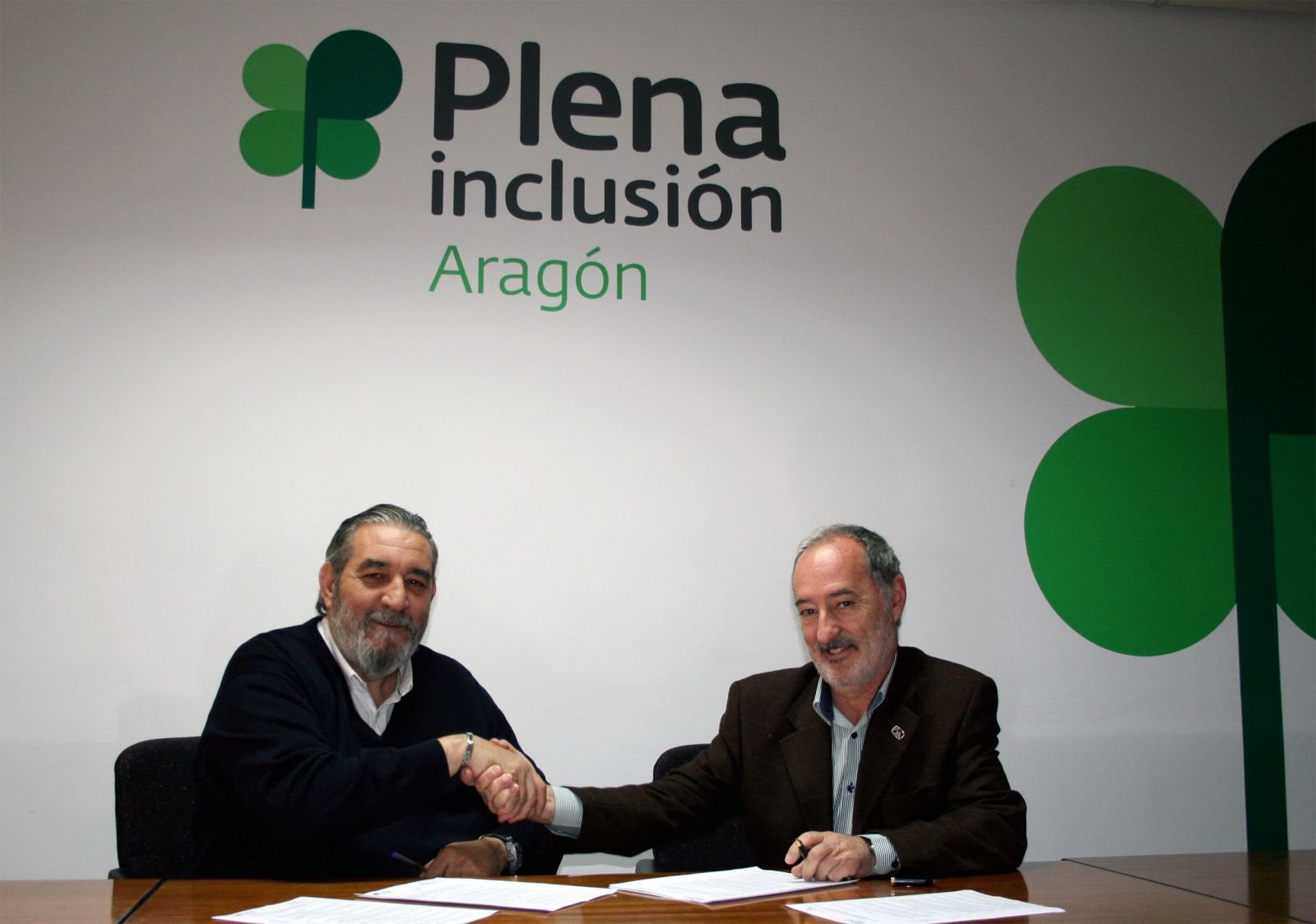 Ir a Se firma convenio de colaboración entre el Colegio de Aparejadores y Arquitectos técnicos de Zaragoza y Plena inclusión Aragón.