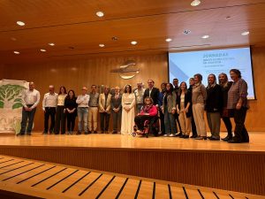 Foto de familia de las personas participantes en las Jornadas de Innovación Social en Aragón.