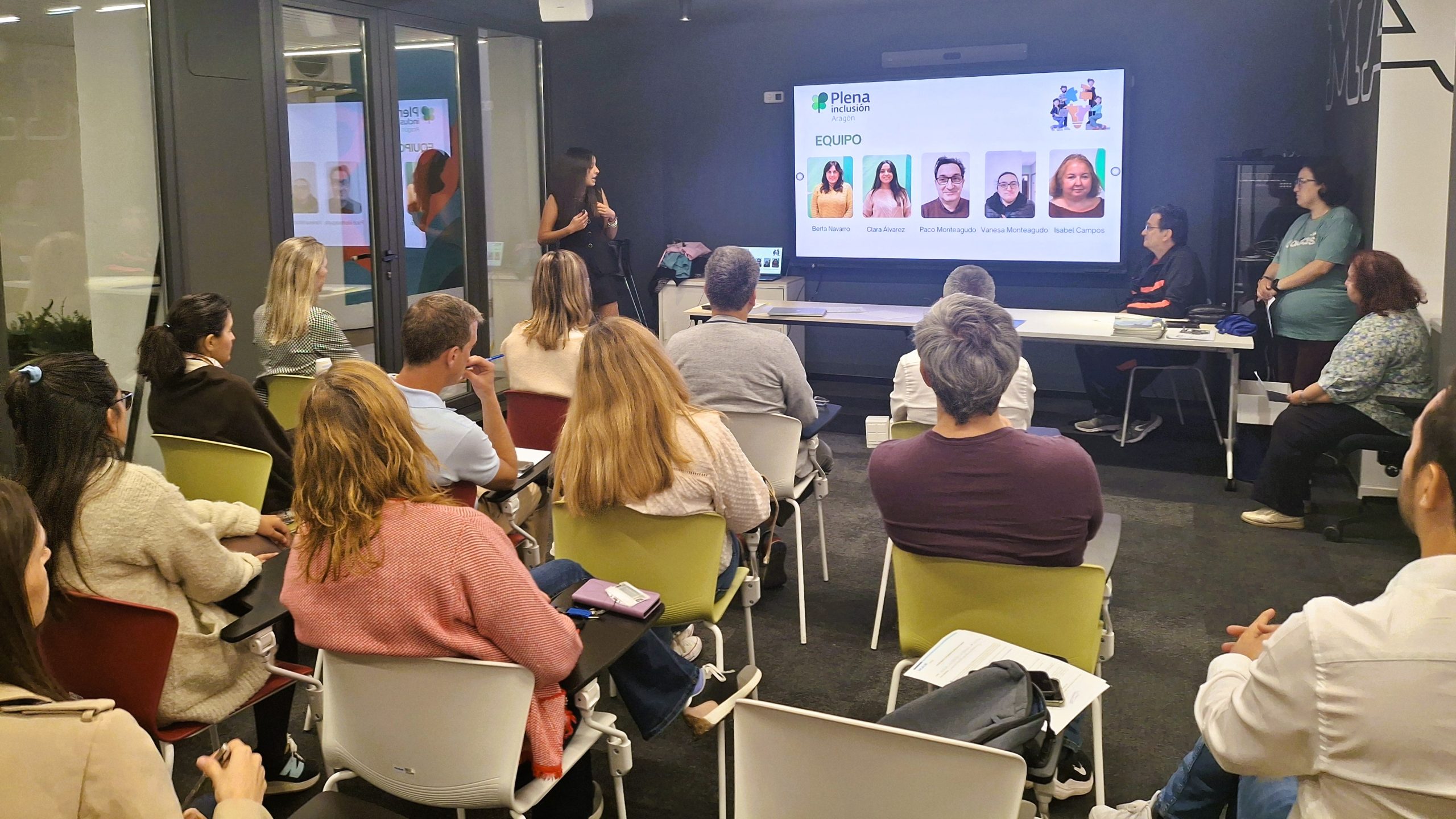 Ir a Plena inclusión Aragón ofrece una charla de sensibilización sobre discapacidad intelectual a la plantilla de MAZ