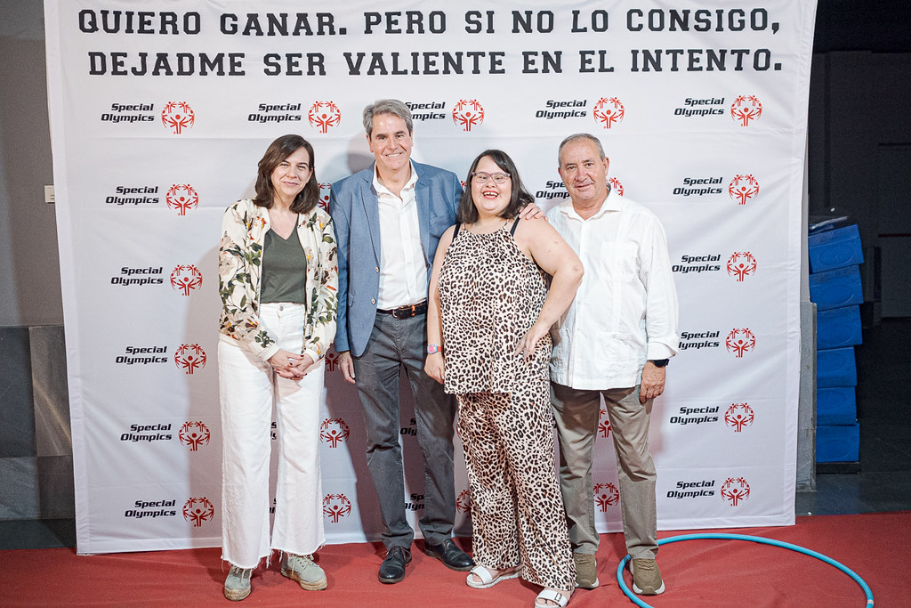 Mercedes Guinda, Guillermo Ramos, Leticia Zapatero y Santiago Villanueva, en el estreno de 'Olímpicas'.